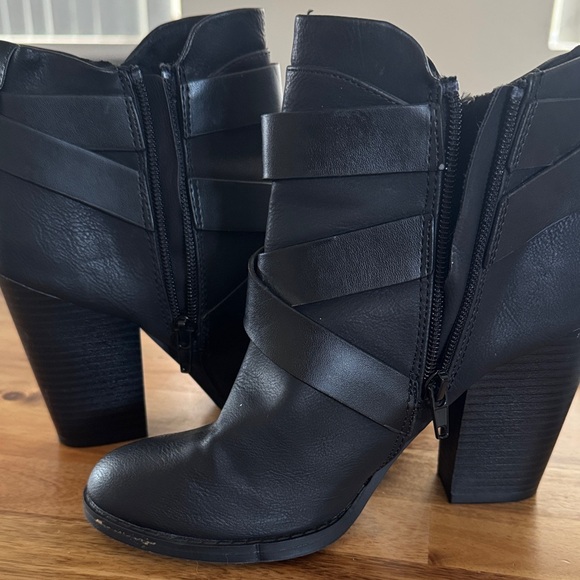 Women's Black Ankle Zip Boots size 6 - Picture 4 of 10